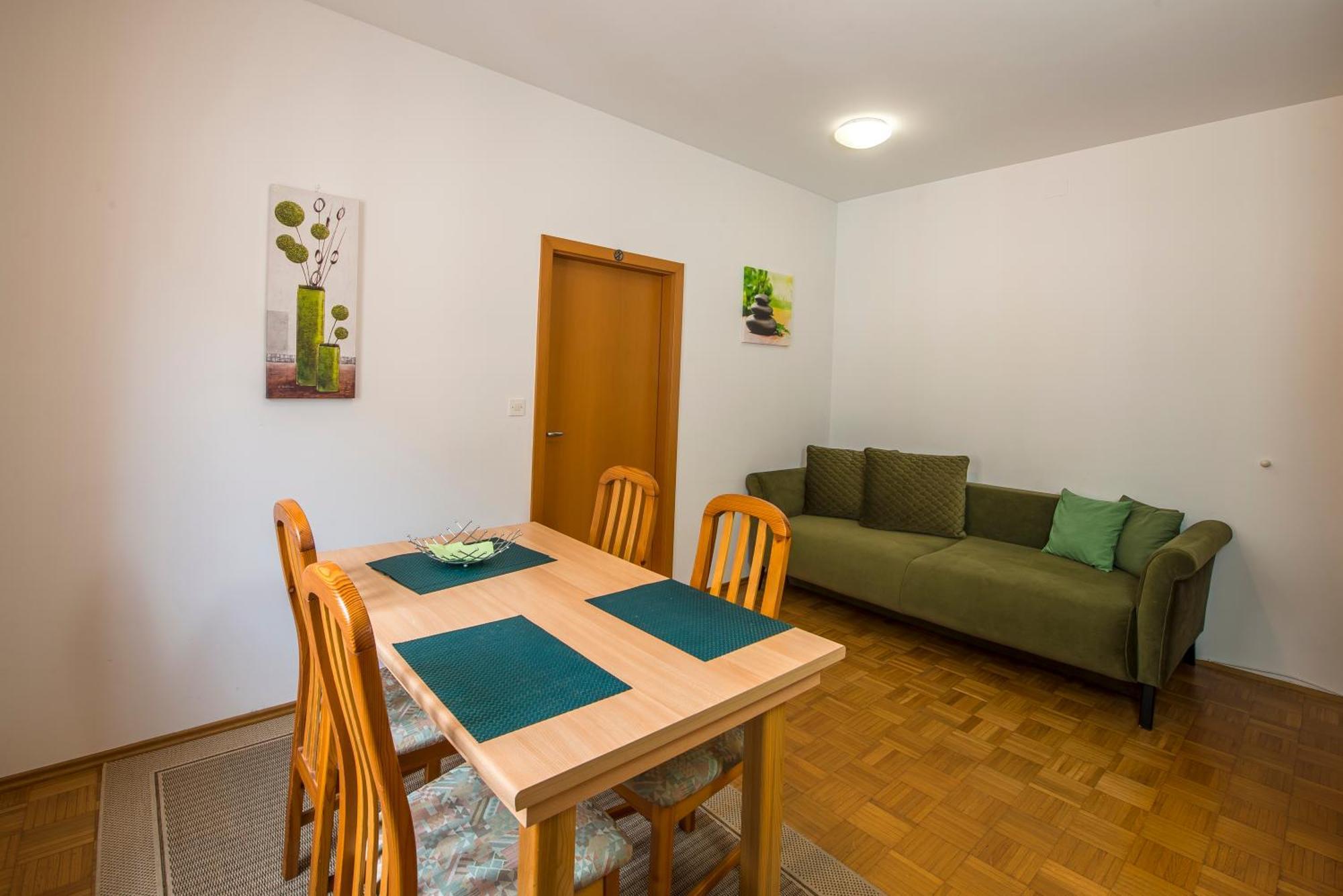 Apartments Rombon Klavdij With Free Onsite Parking Bovec Exterior foto
